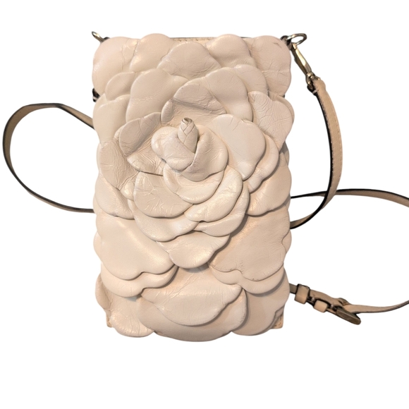 Preloved Cream Floral Bag Valentino Garavani Atelier 03...